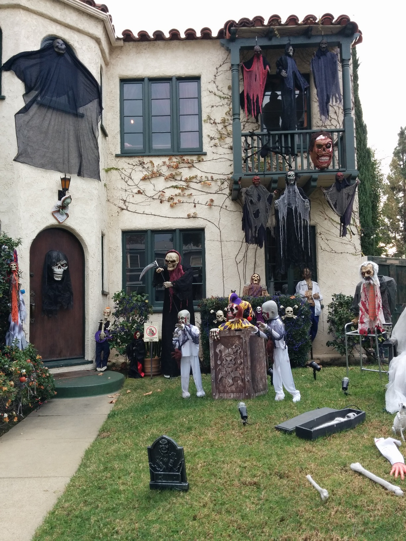 Illustration for article titled Halloween Decorations